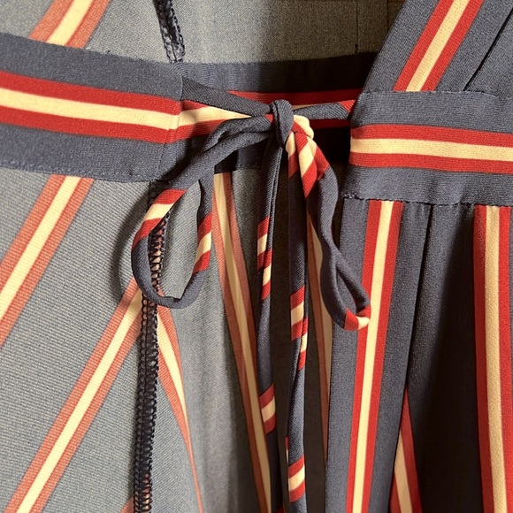 NWT BCBGMaxAzria Stripe Cross Front Tie Dress, XXS - Picture 11 of 12